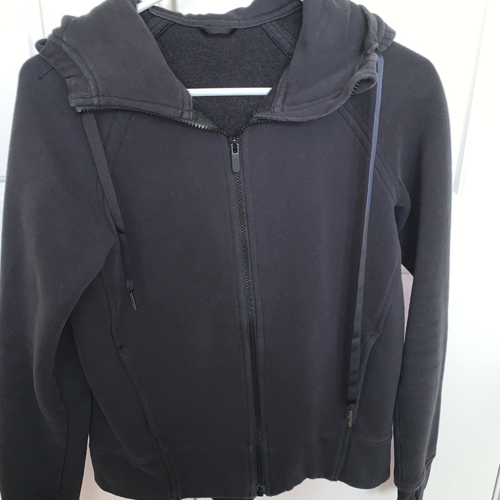 Lululemon black hooded fleece sweatshirt Sz 4